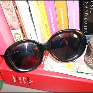 TRUE VINTAGE - “CLOUT” GLASSES